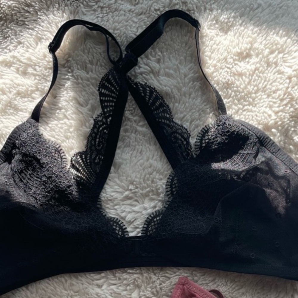 Anemone bralette black lace
